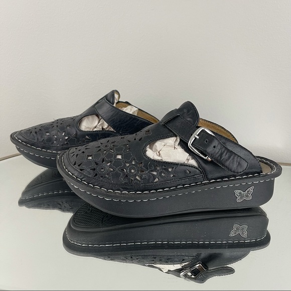 ALEGRIA Classic Breezy Dusty Black Lazer Cut Clog - Picture 7 of 11